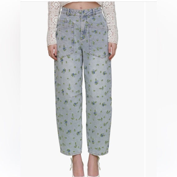 Avec Les Filles Denim - Avec Les Filles Floral Embroidered Relaxed Tapered Jeans New!